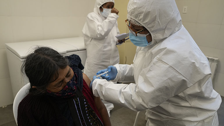 Ινδία: Πάνω από 42.000 νέα περιστατικά κορωνοϊού μέσα σε 24 ώρες